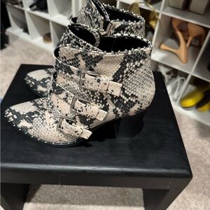 Steve Madden Black and Cream Snakeskin Ankle Boots